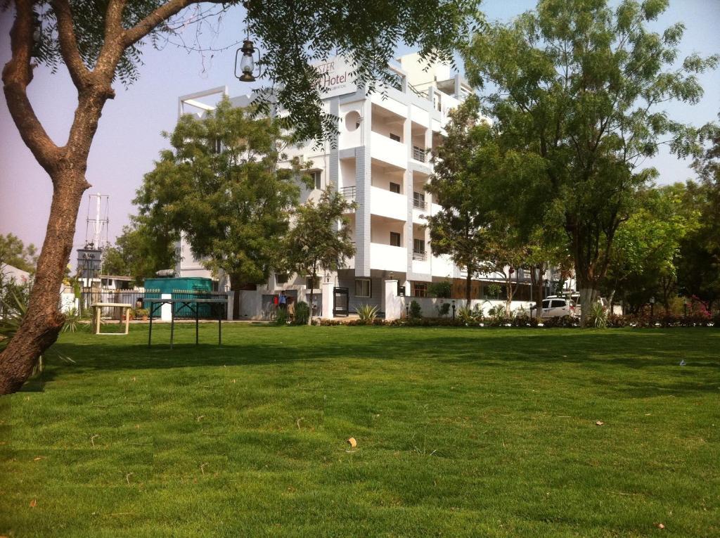 Oyster Airport Hotel Хайдарабад Номер фото